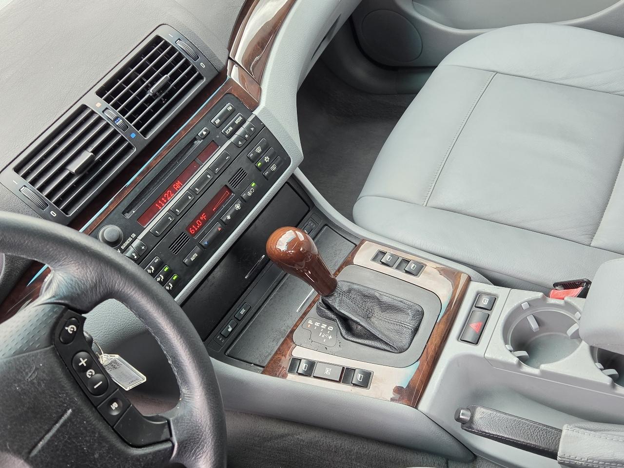 BMW 3 Series  2002