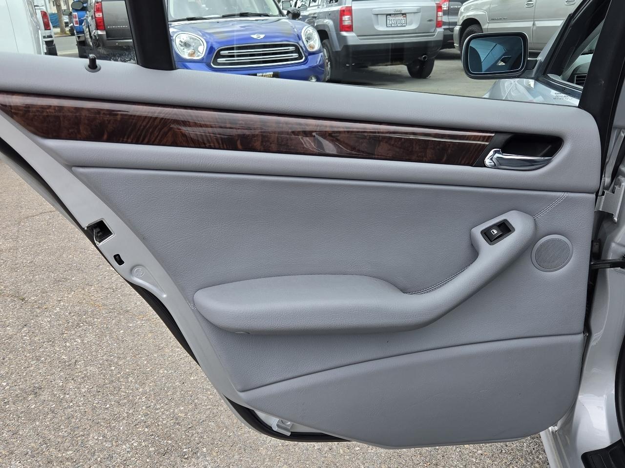 BMW 3 Series  2002