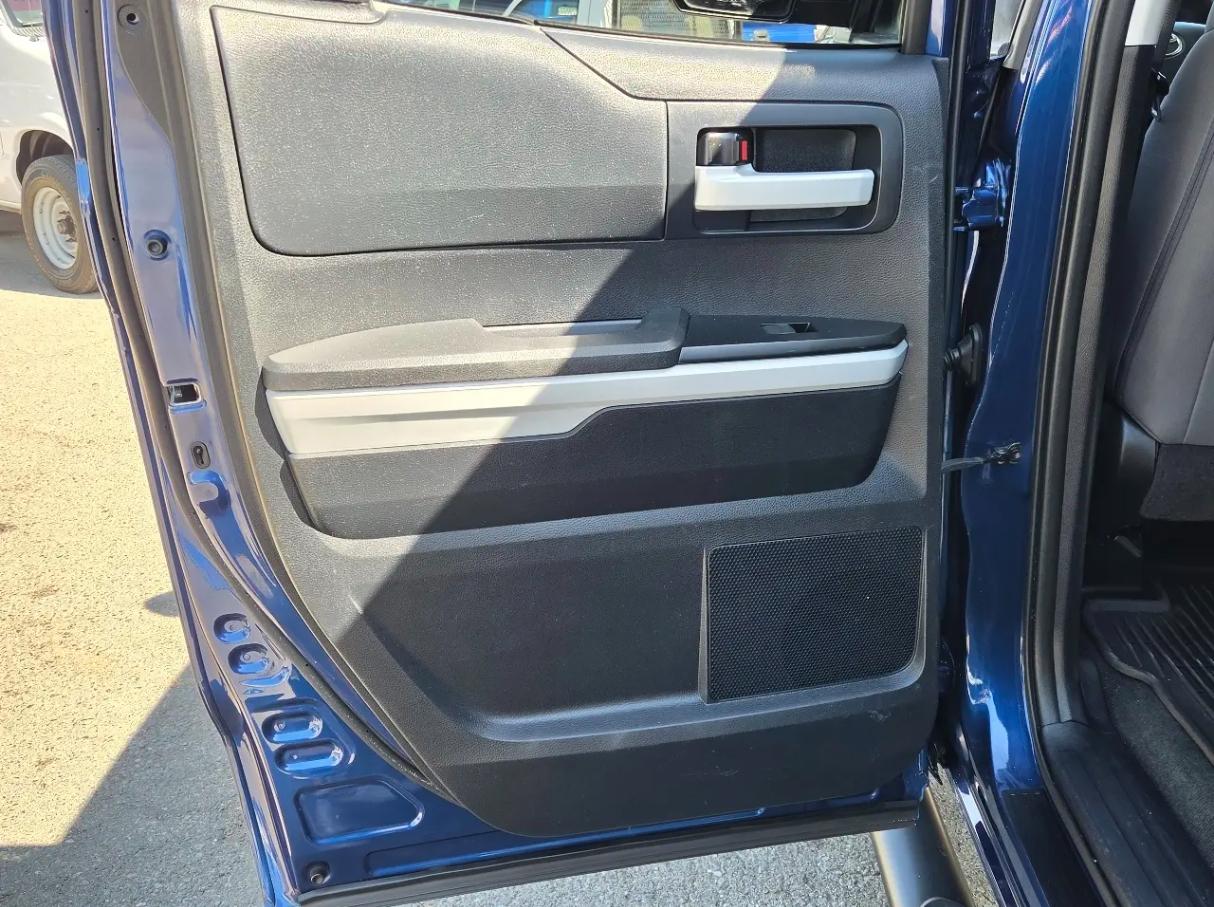 Toyota Tundra  2014