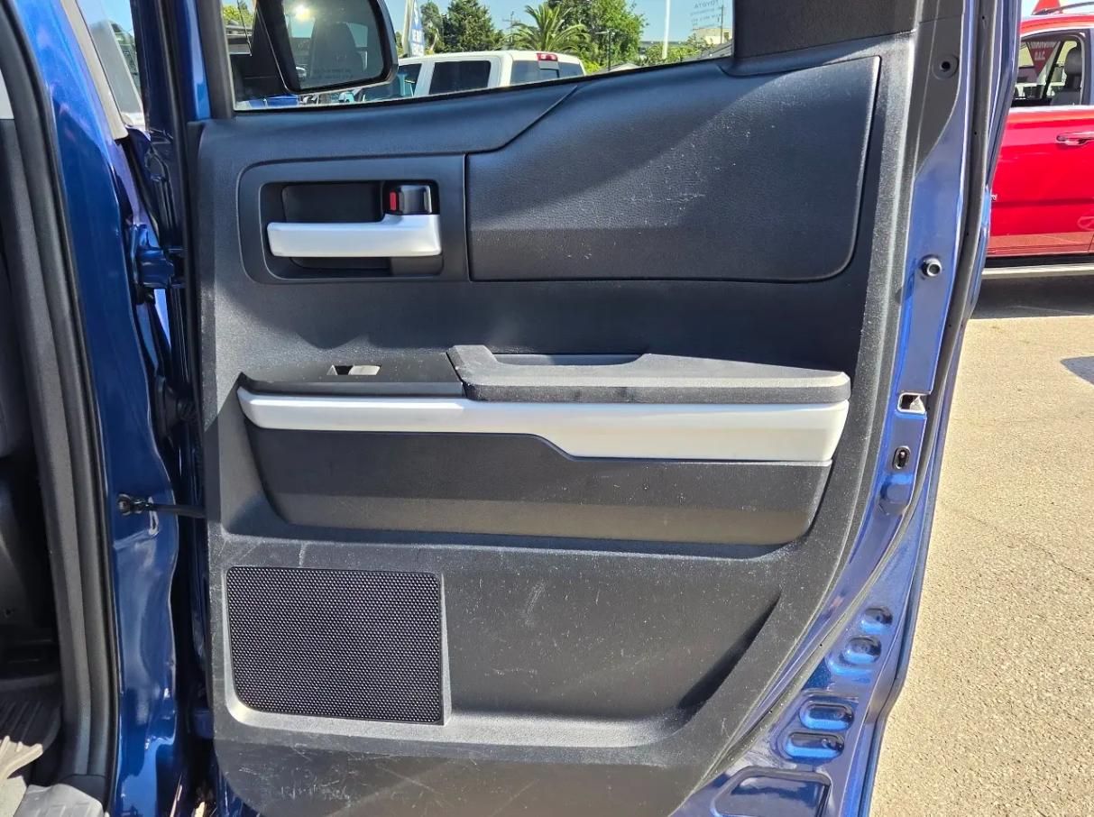Toyota Tundra  2014
