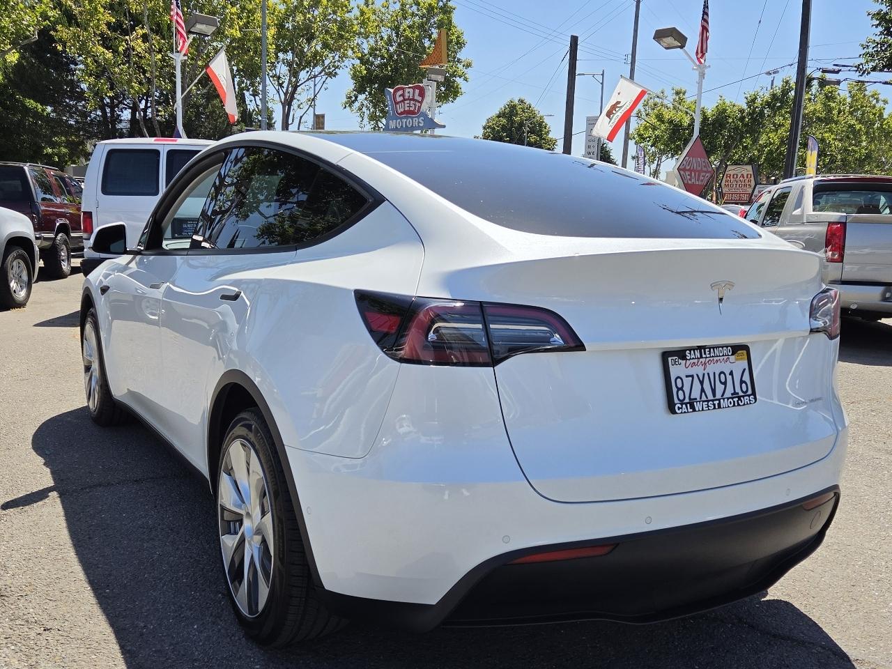 Tesla Model Y  2022