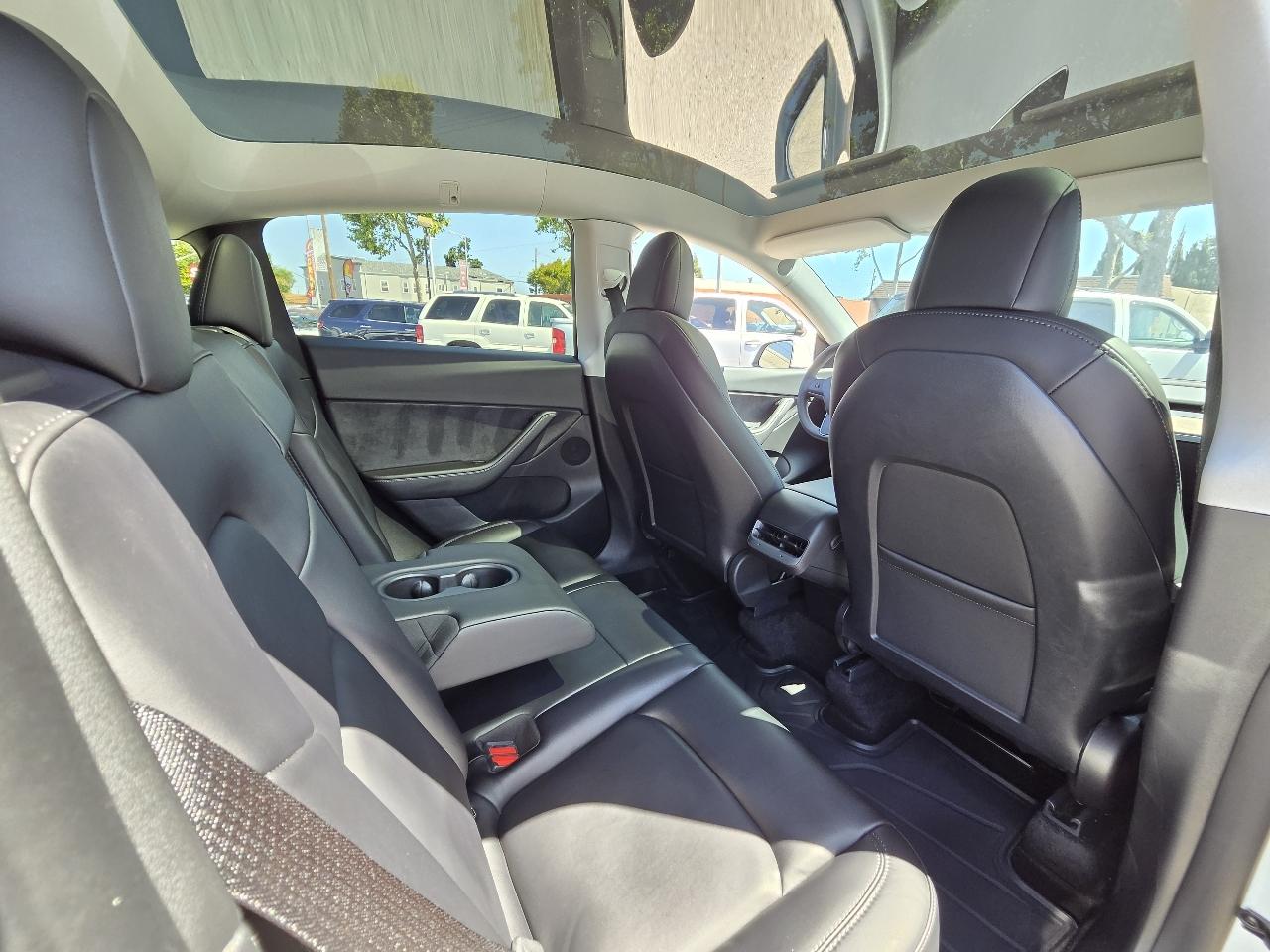 Tesla Model Y  2022