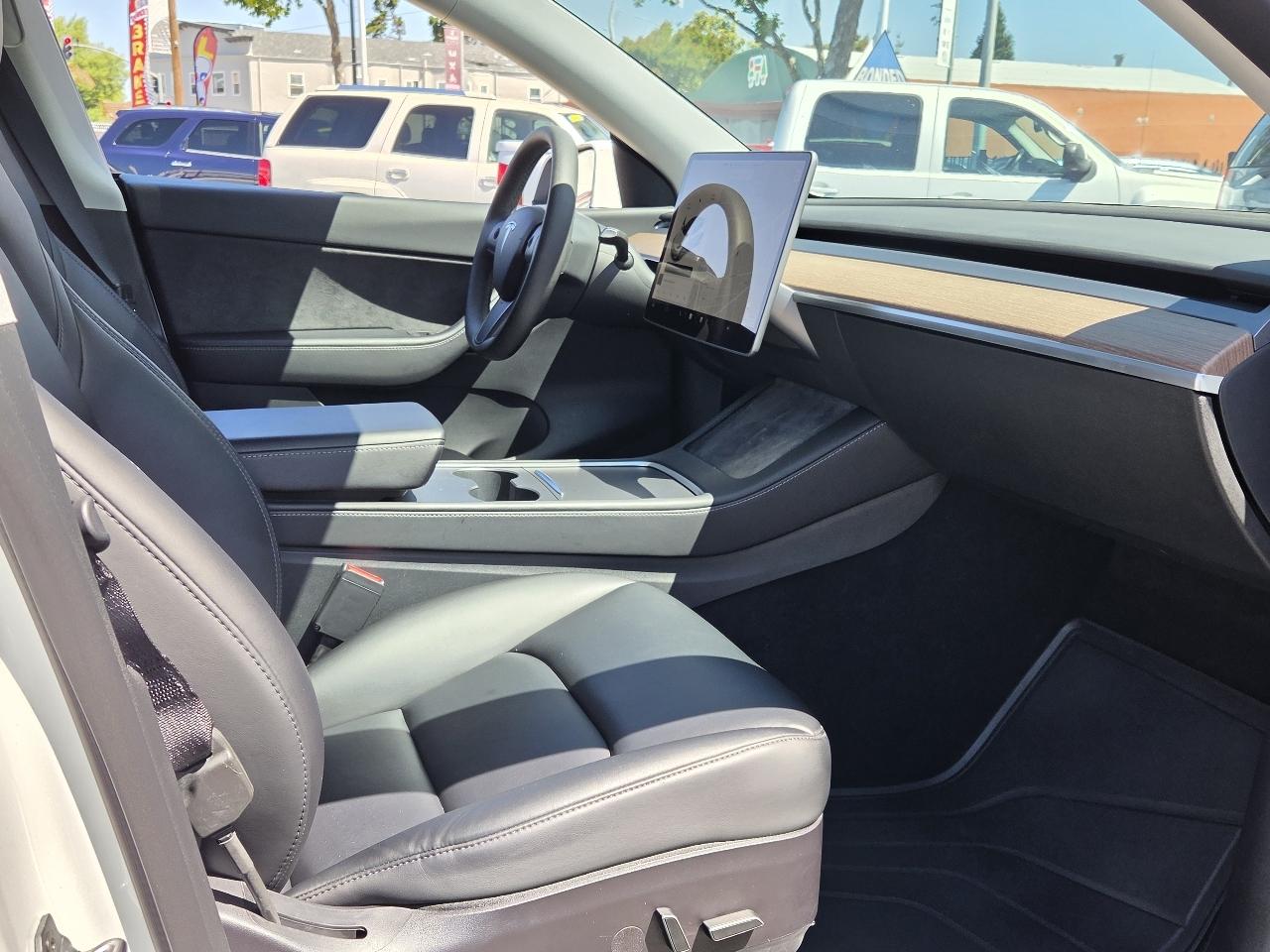 Tesla Model Y  2022