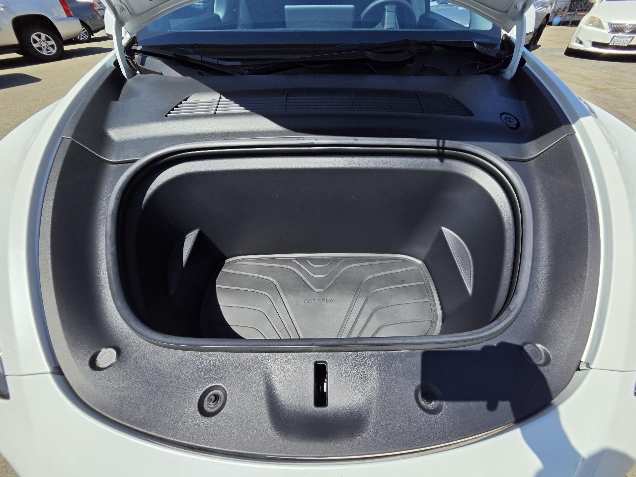Tesla Model Y  2022