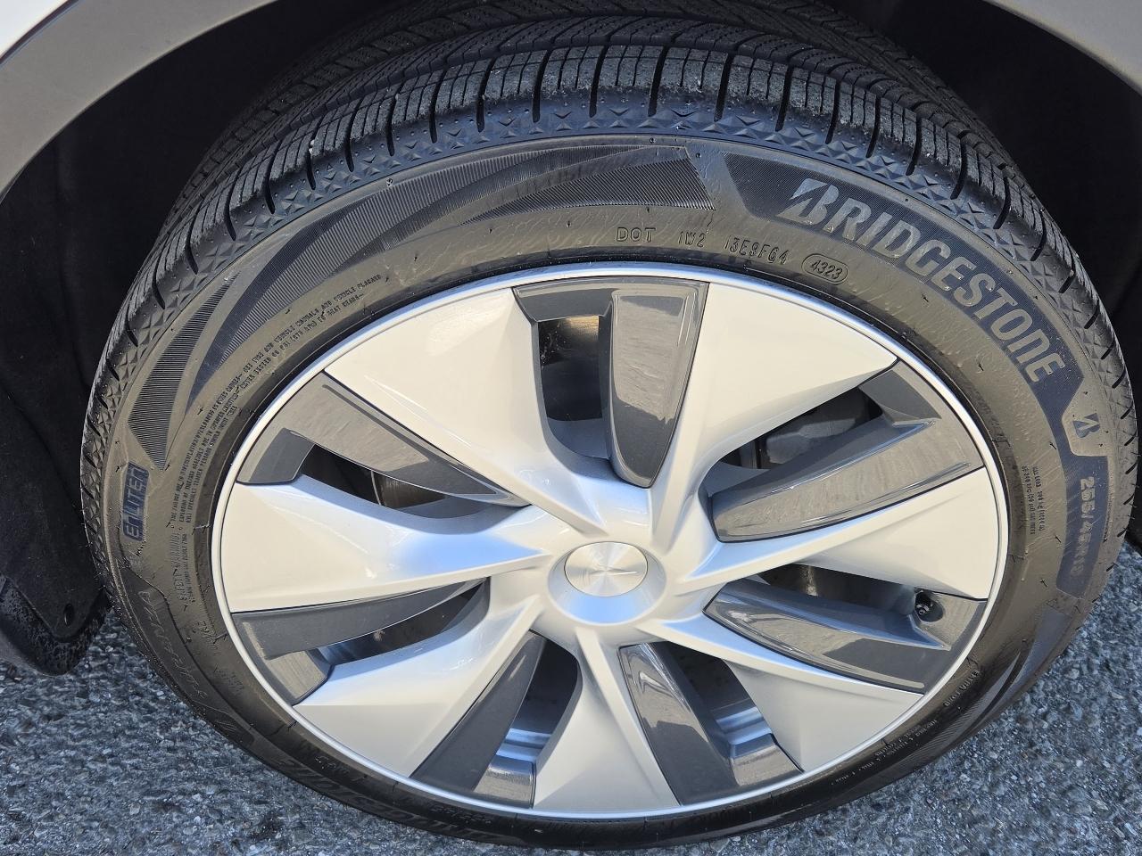 Tesla Model Y  2022
