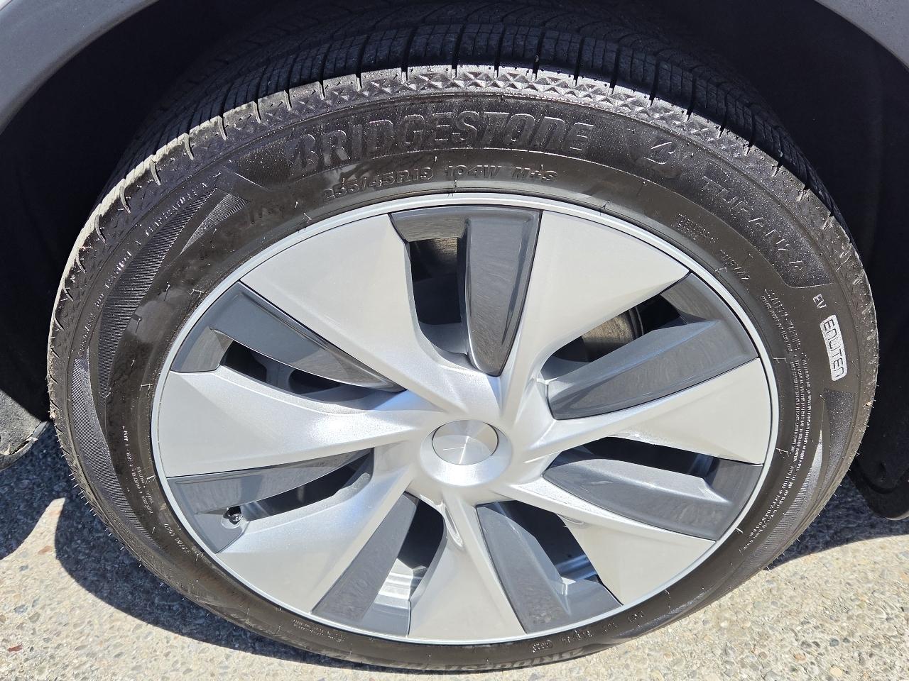 Tesla Model Y  2022