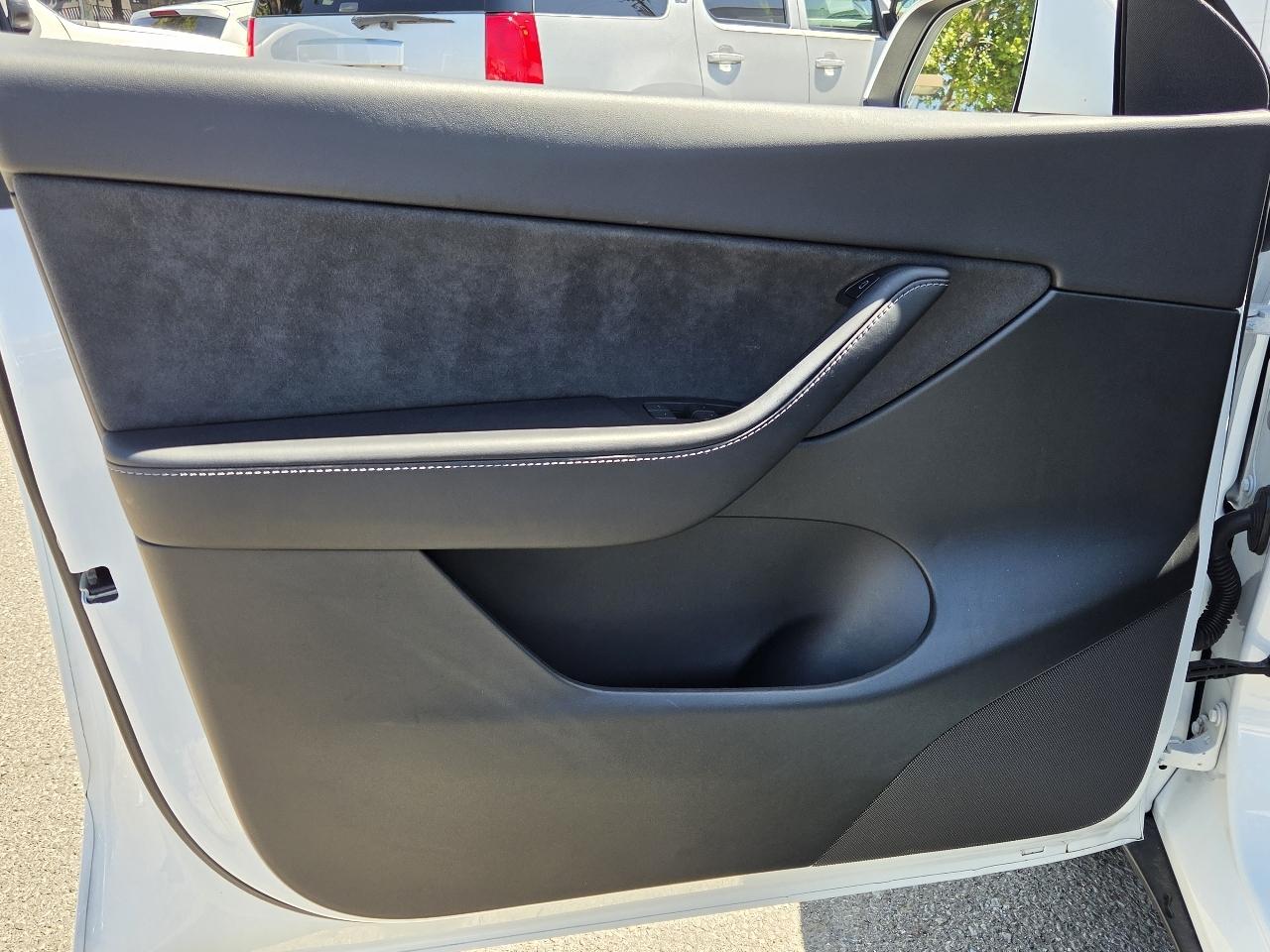 Tesla Model Y  2022