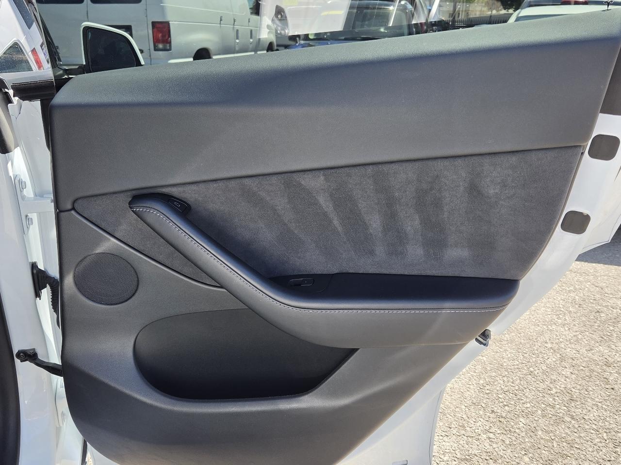 Tesla Model Y  2022