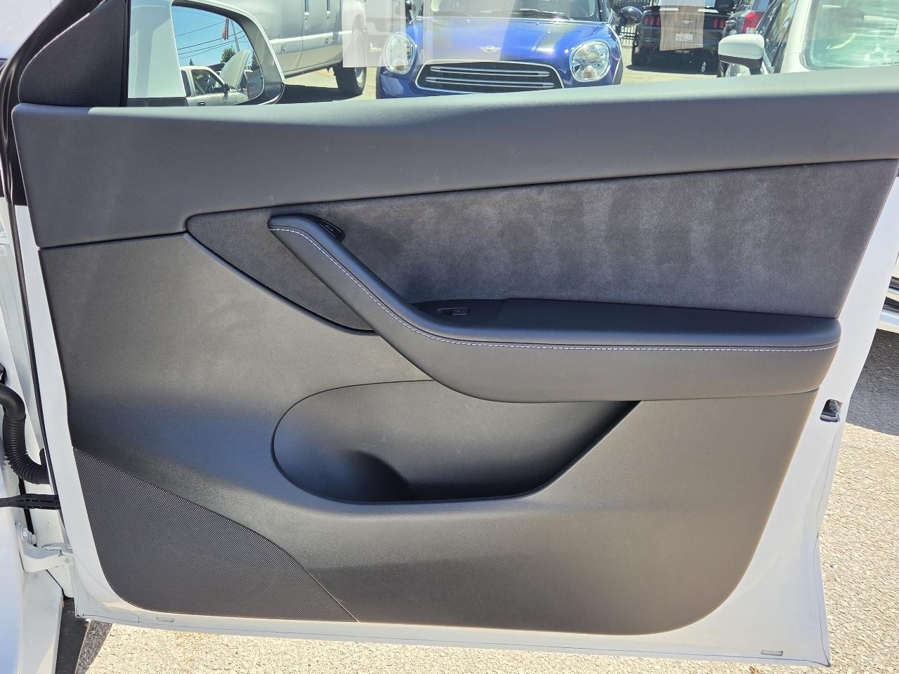 Tesla Model Y  2022