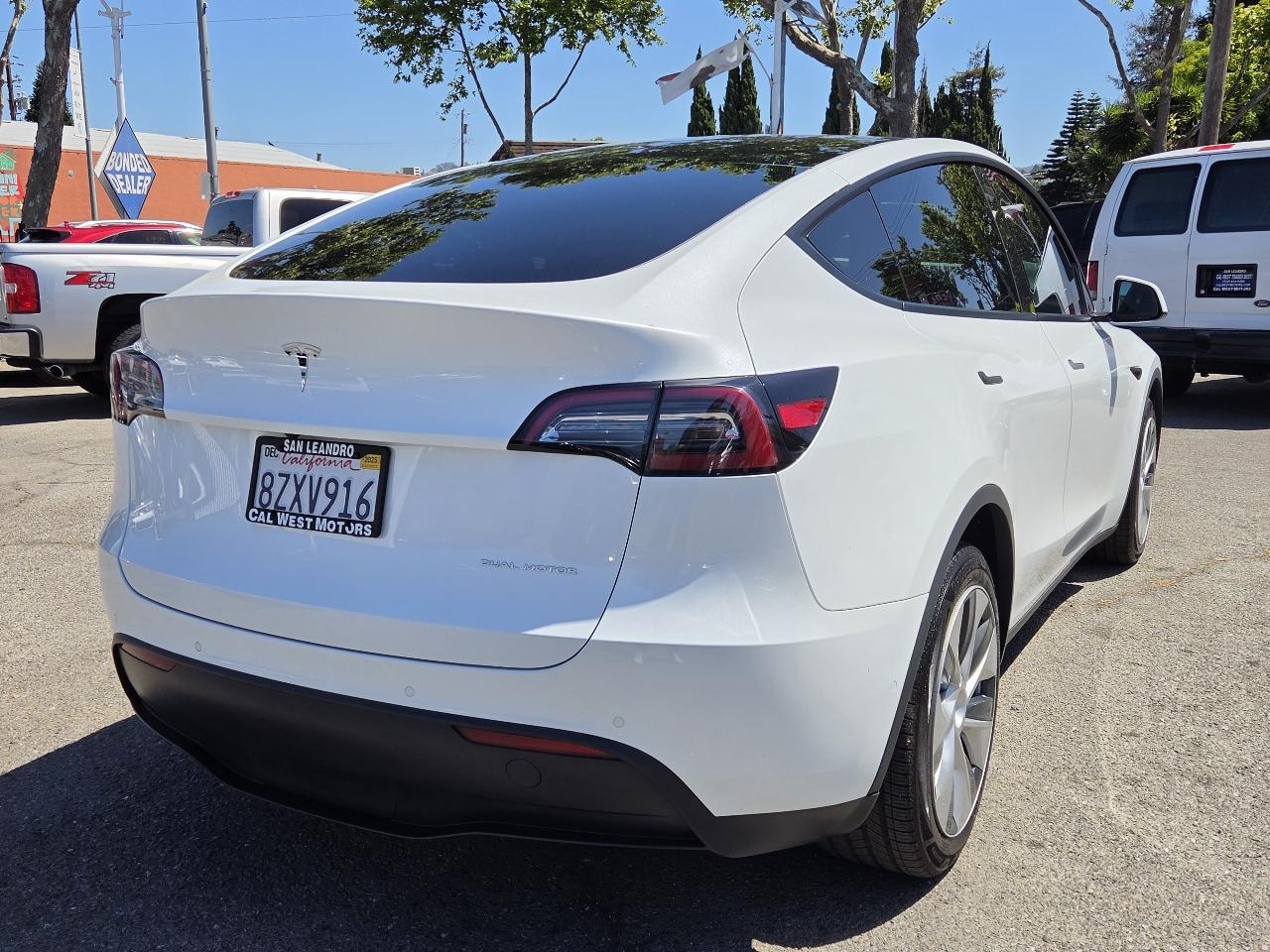 Tesla Model Y  2022