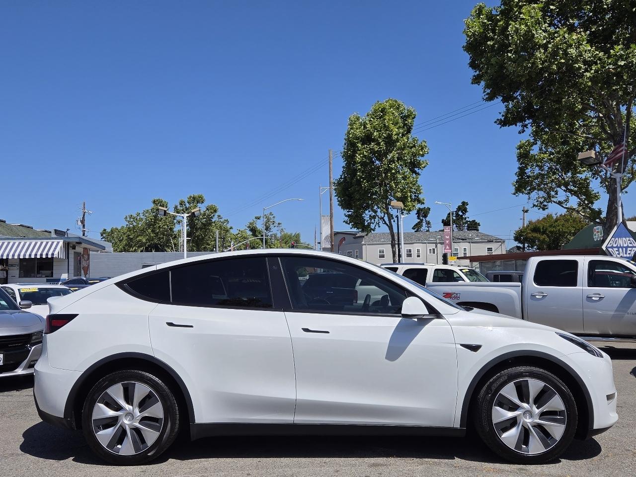 Tesla Model Y  2022