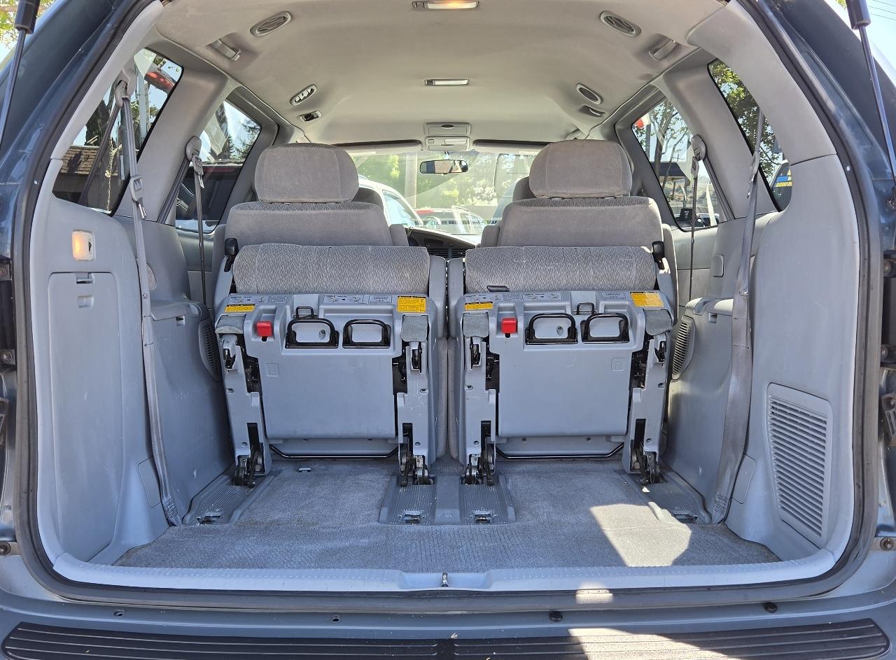 Toyota Sienna  2003
