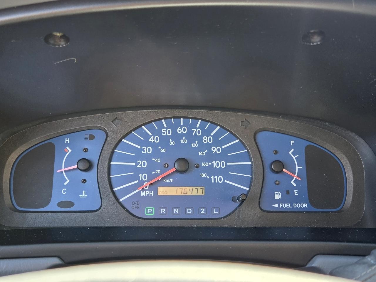 Toyota Sienna  2003