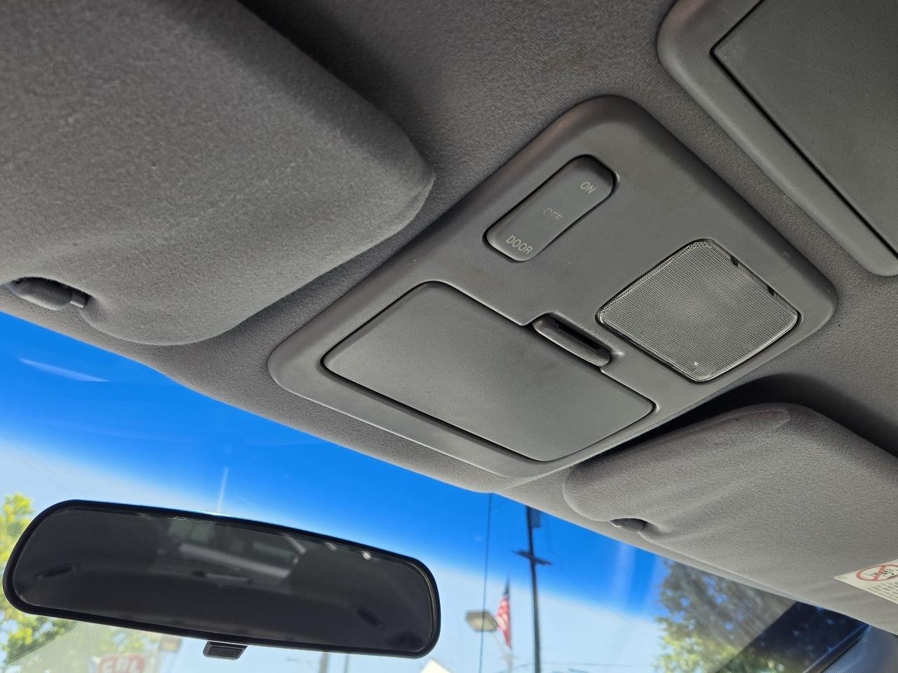 Toyota Sienna  2003