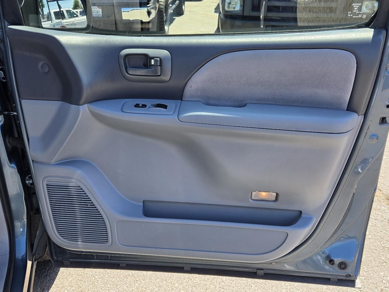 Toyota Sienna  2003