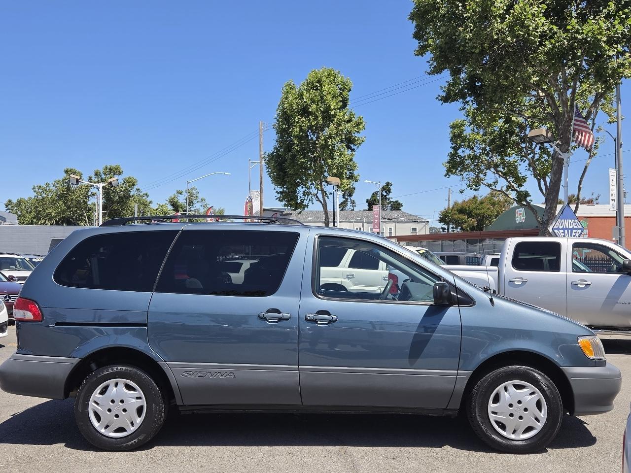 Toyota Sienna  2003