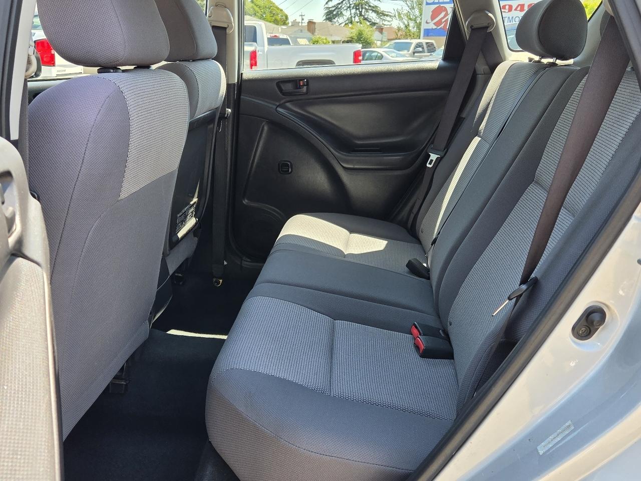 Pontiac Vibe  2005