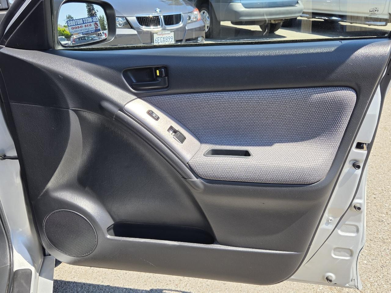 Pontiac Vibe  2005