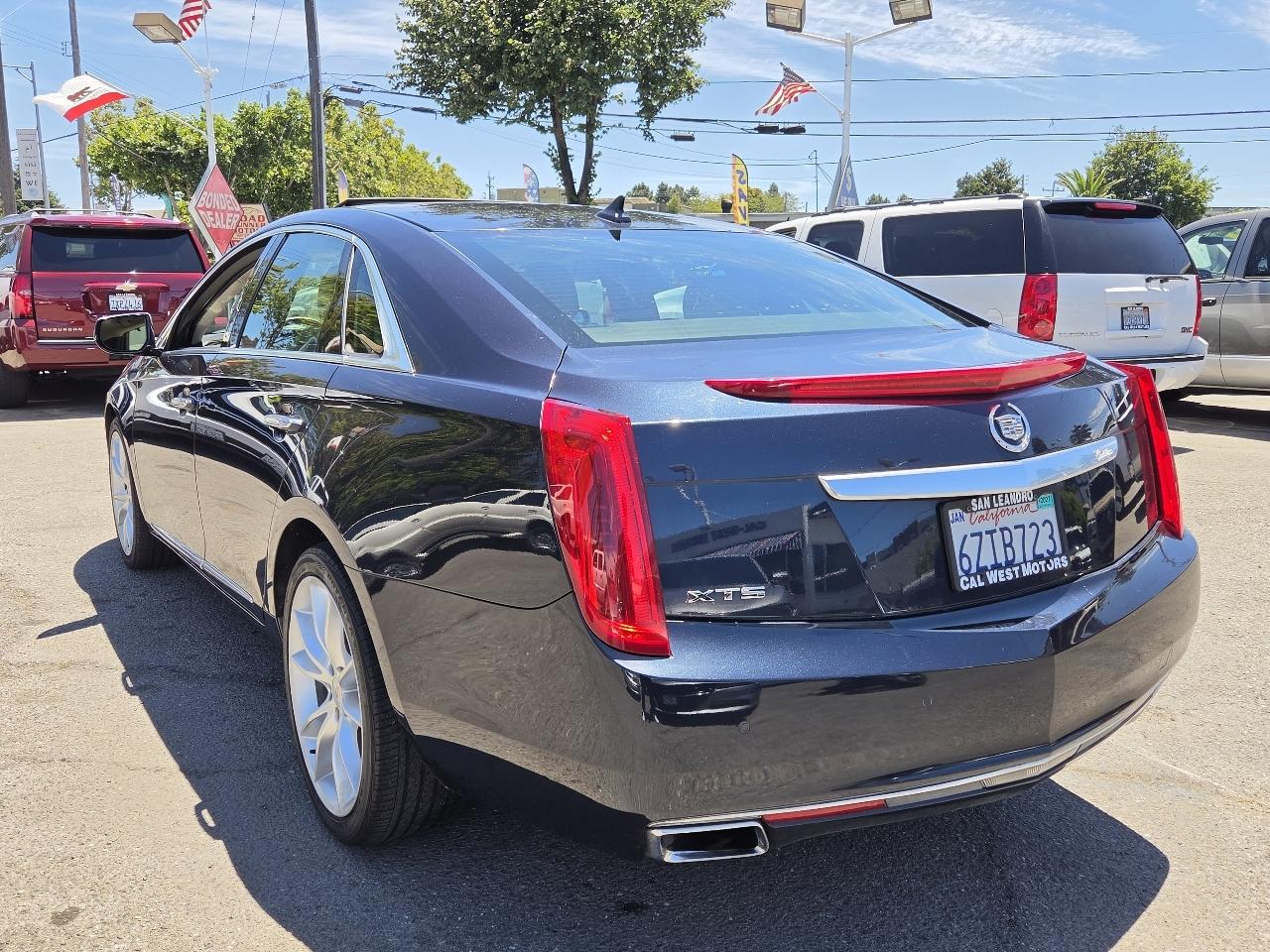 Cadillac XTS  2013