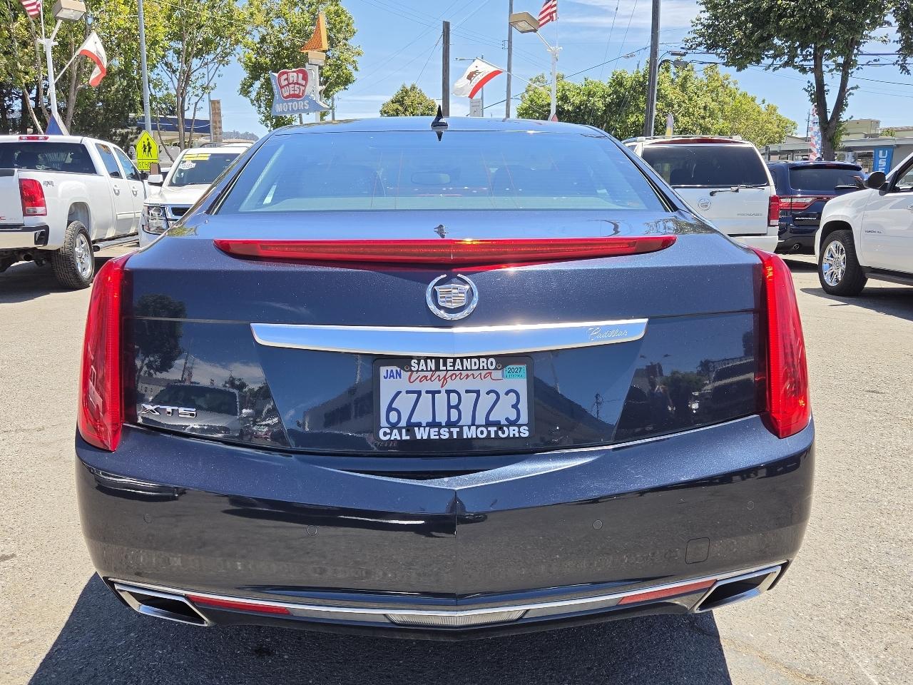 Cadillac XTS  2013