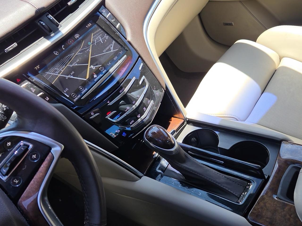 Cadillac XTS  2013