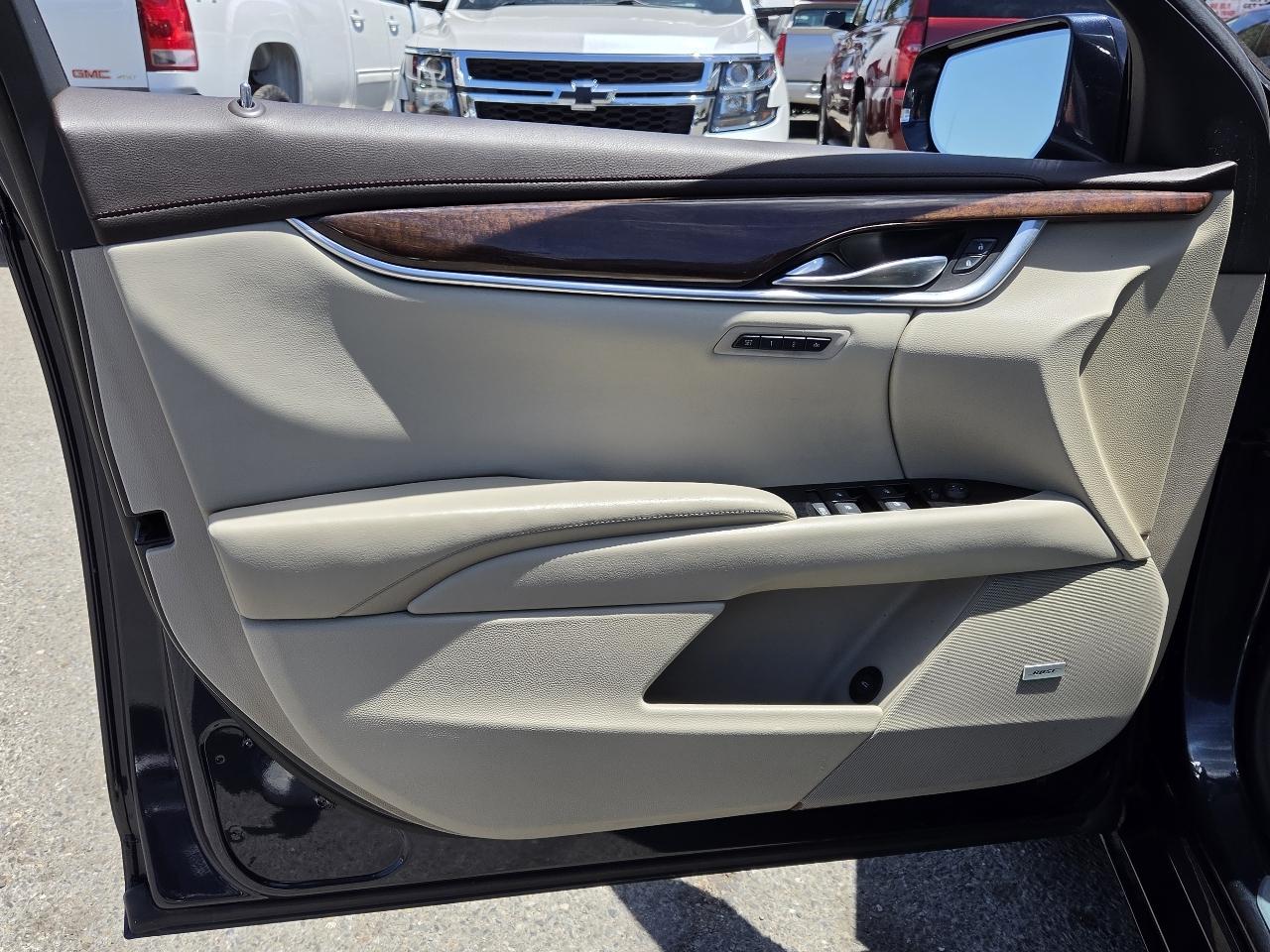 Cadillac XTS  2013