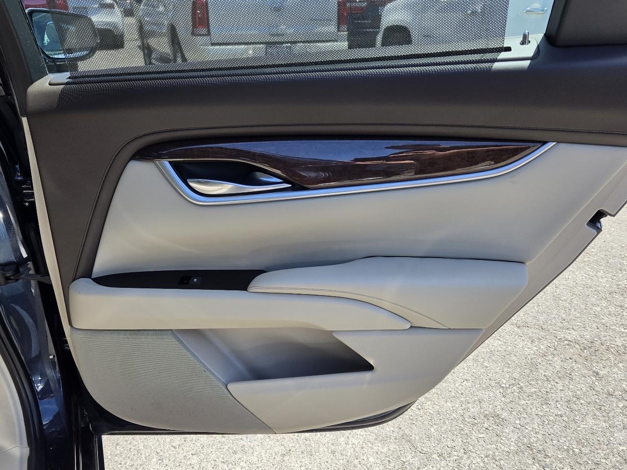 Cadillac XTS  2013