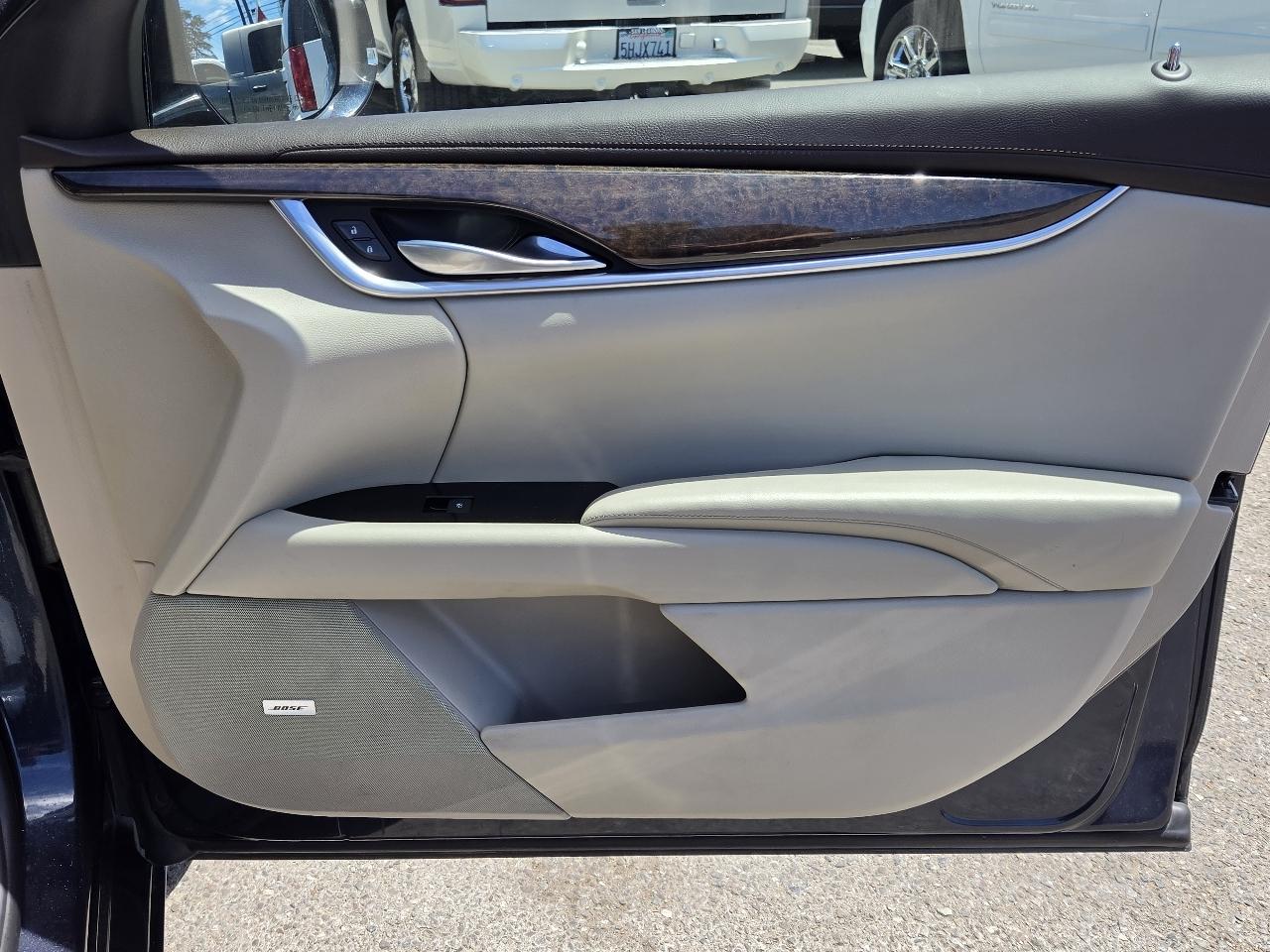 Cadillac XTS  2013