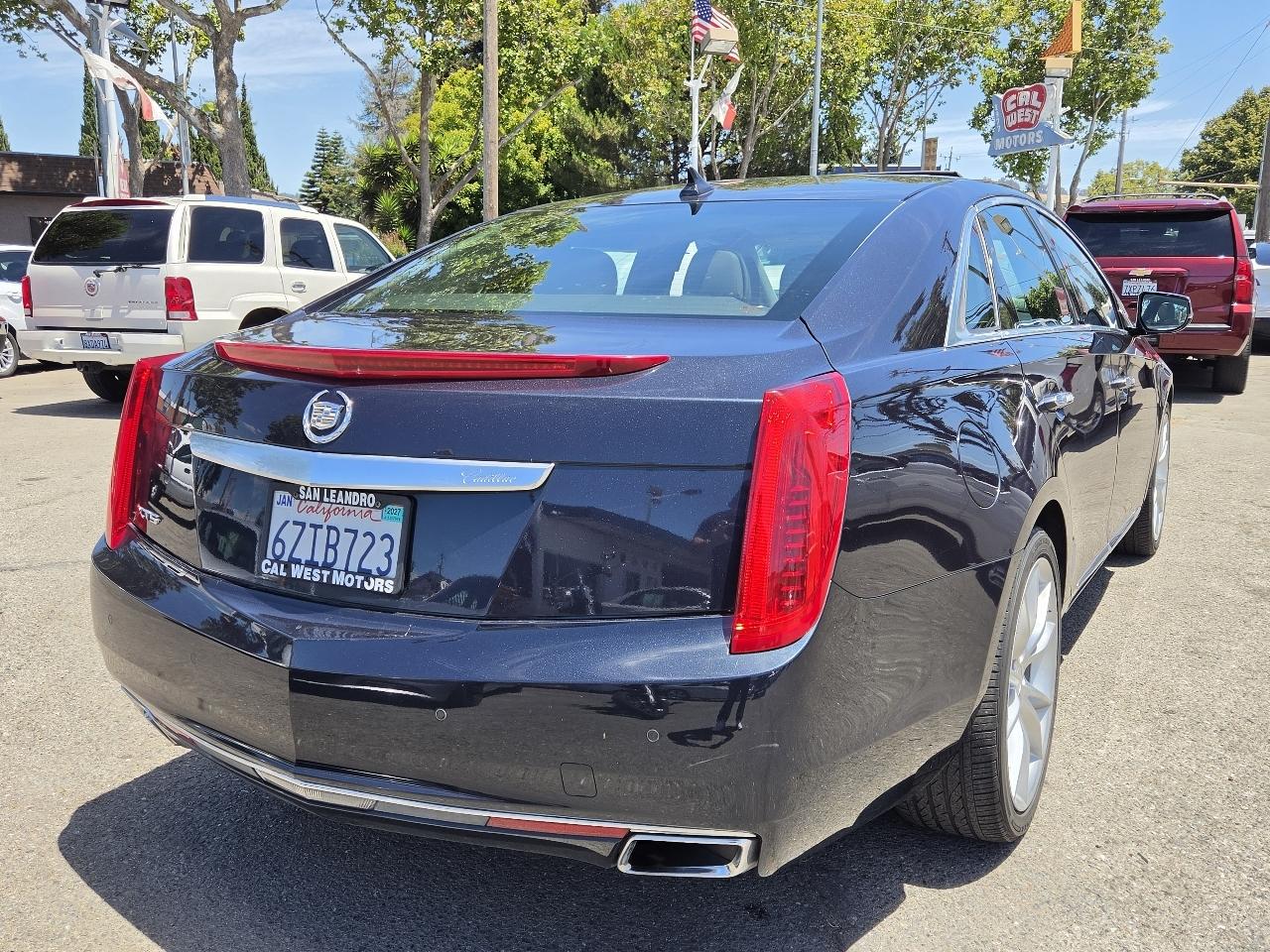 Cadillac XTS  2013