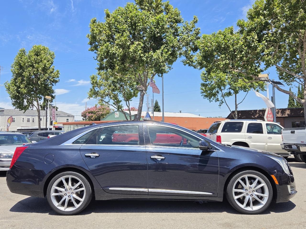 Cadillac XTS  2013