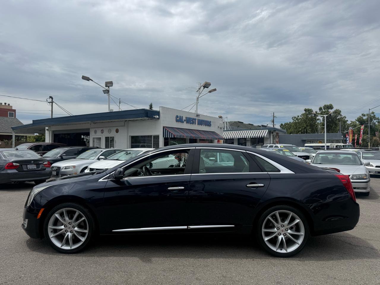 Cadillac XTS  2013