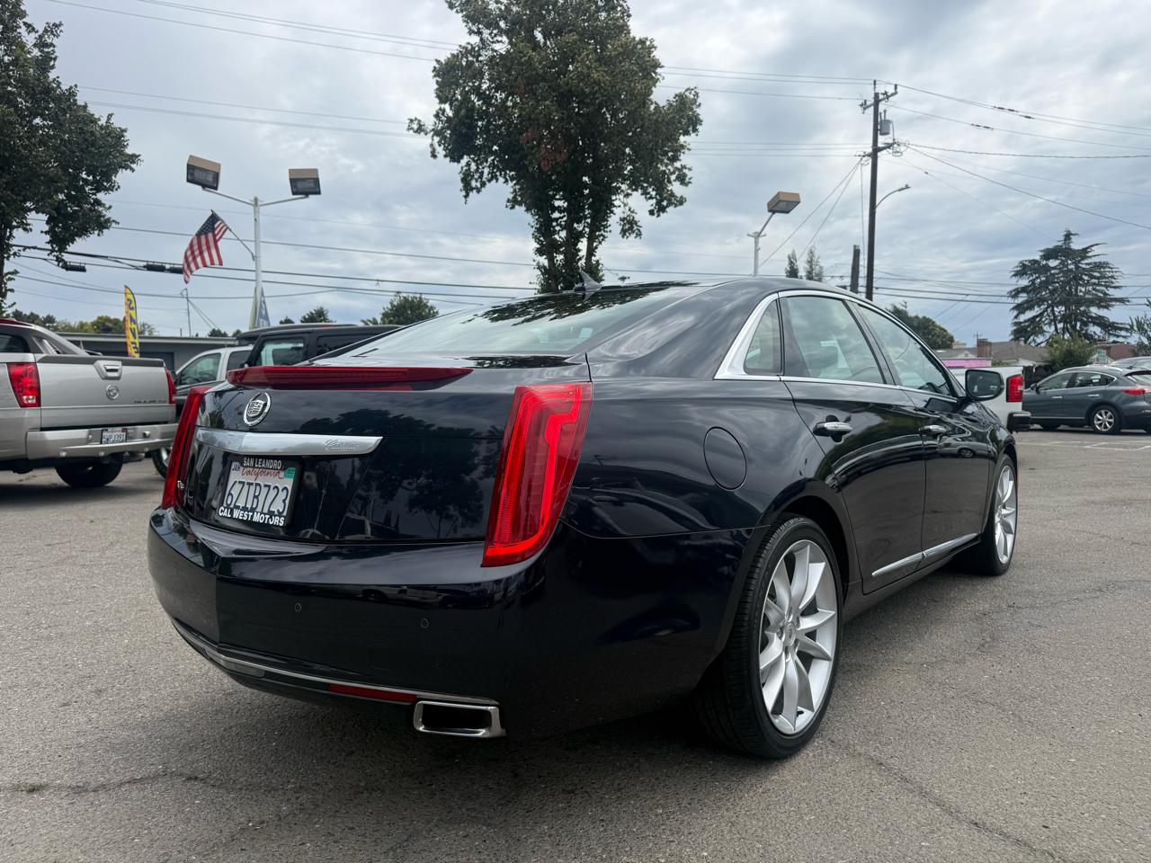 Cadillac XTS  2013
