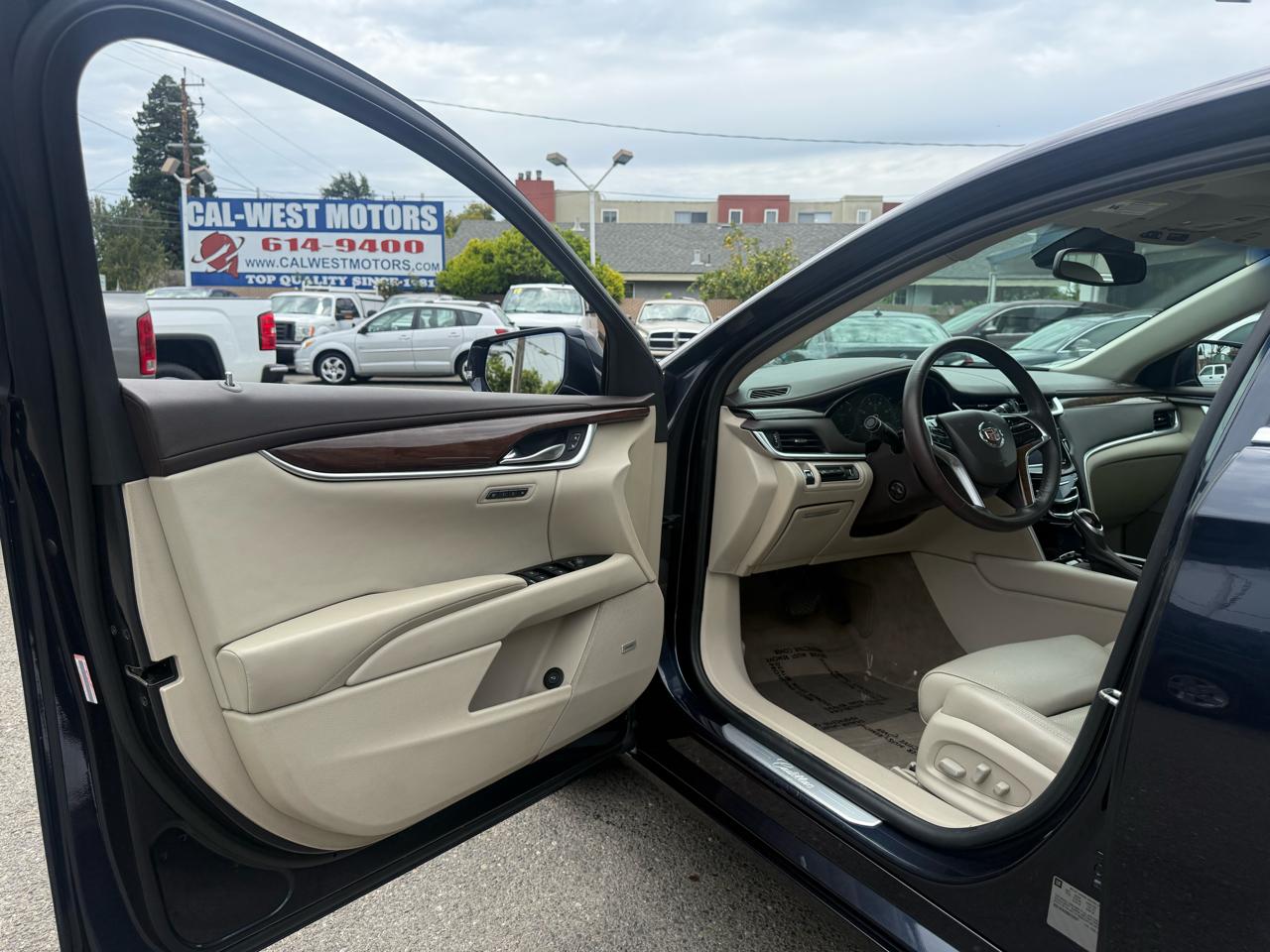 Cadillac XTS  2013