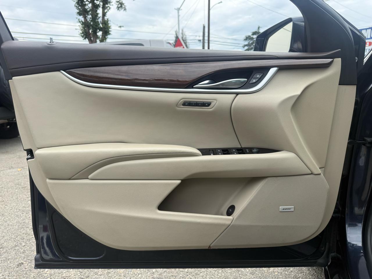 Cadillac XTS  2013