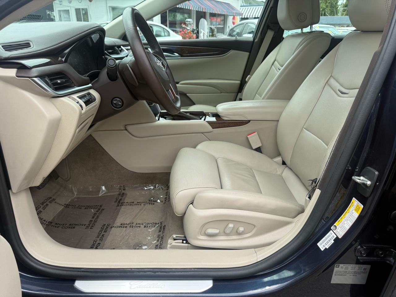 Cadillac XTS  2013