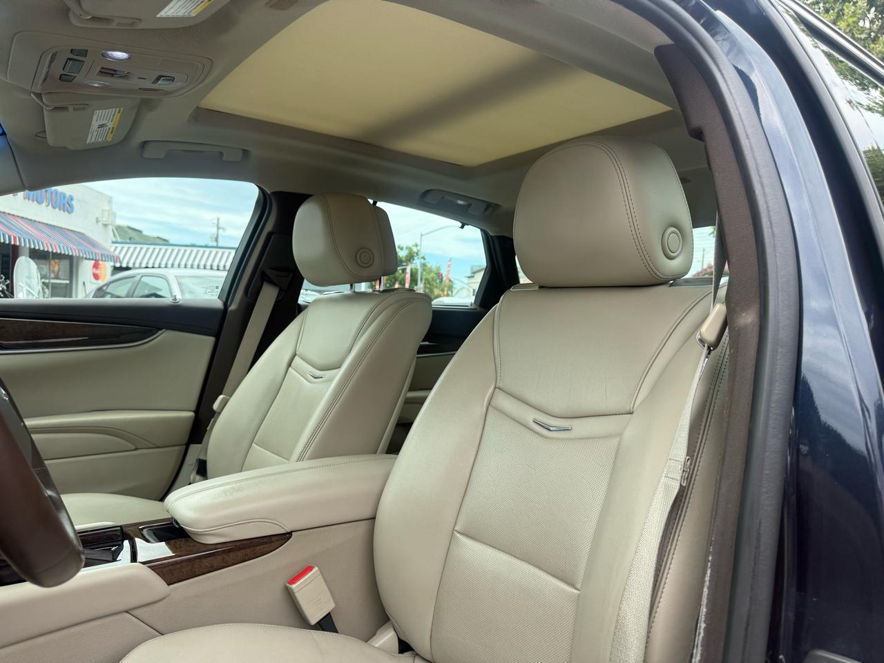 Cadillac XTS  2013
