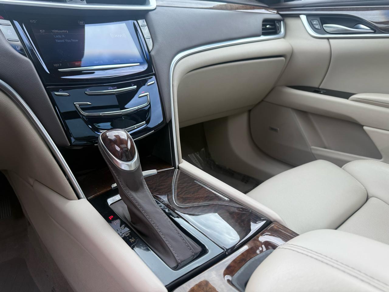 Cadillac XTS  2013