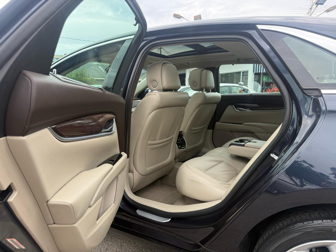 Cadillac XTS  2013