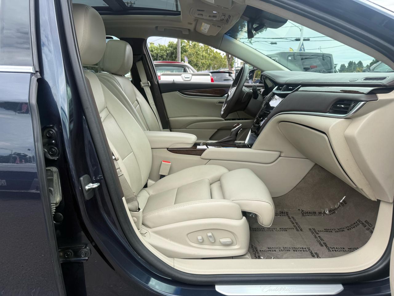 Cadillac XTS  2013