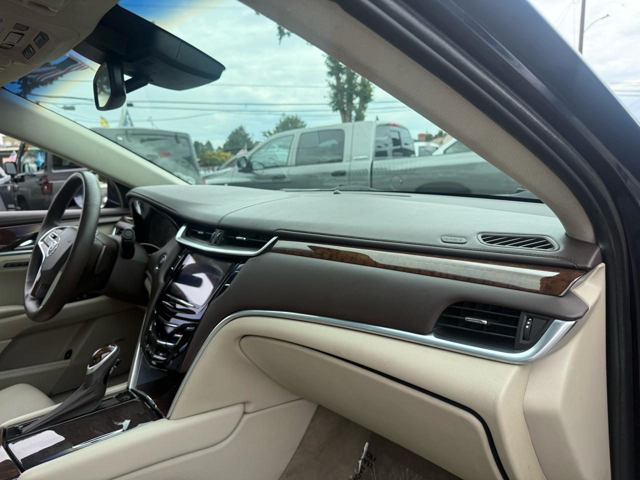 Cadillac XTS  2013