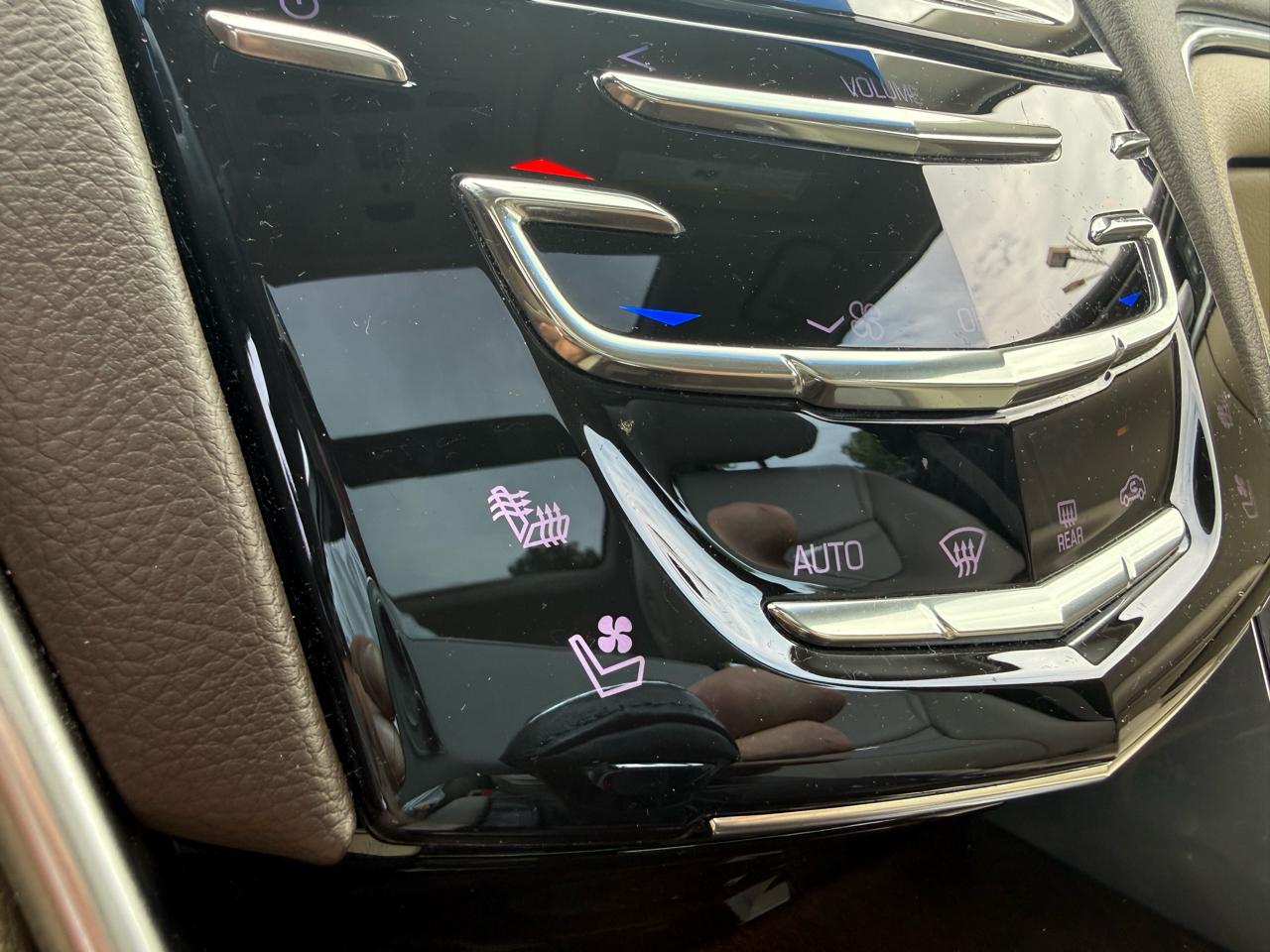 Cadillac XTS  2013