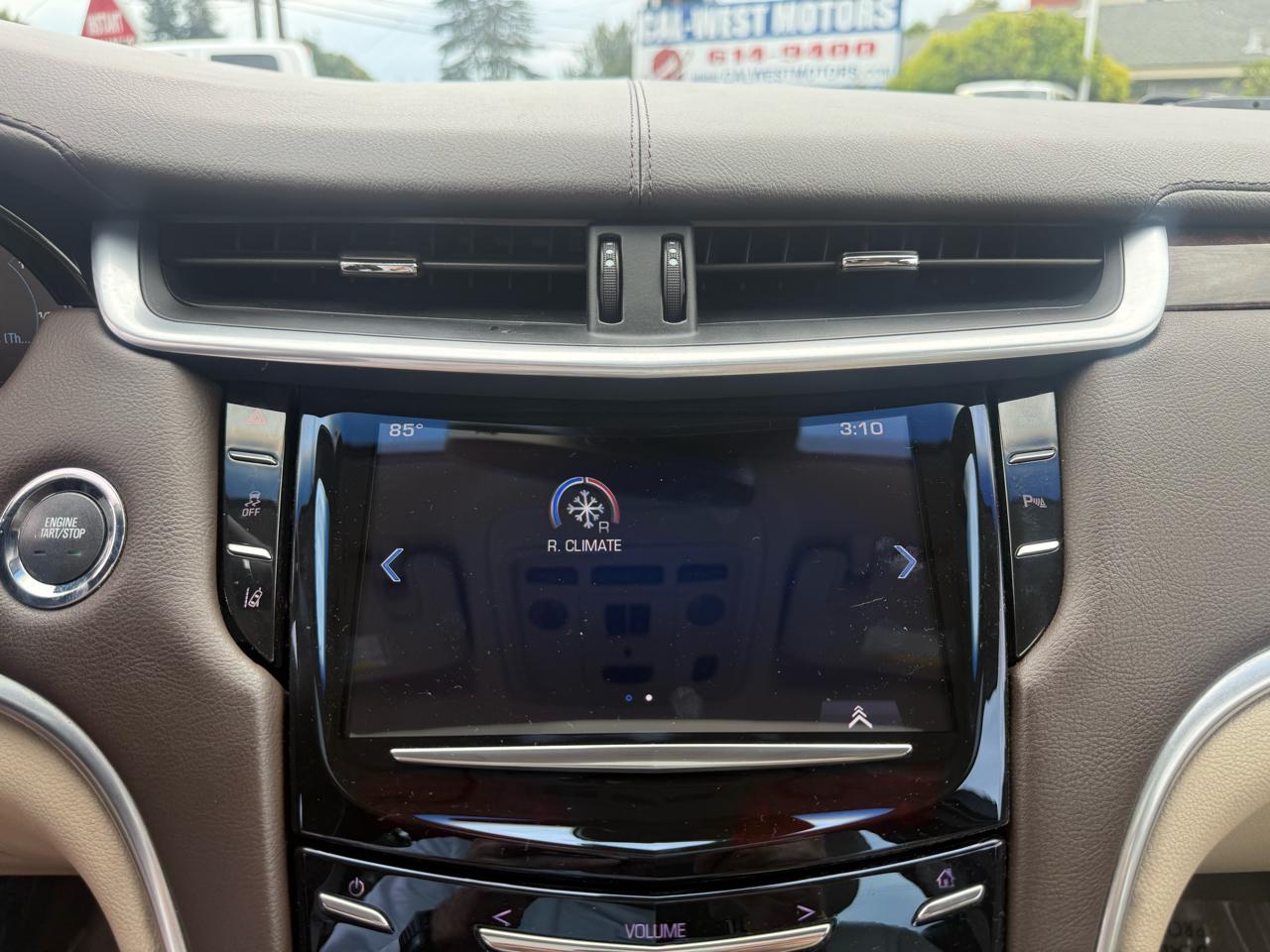 Cadillac XTS  2013