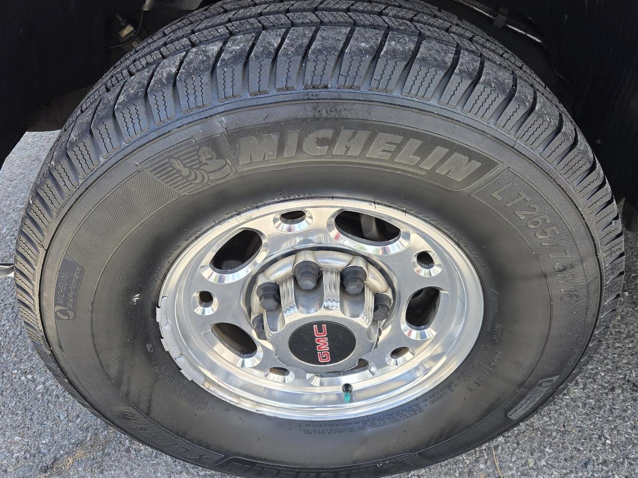 GMC Sierra 2500HD  2005