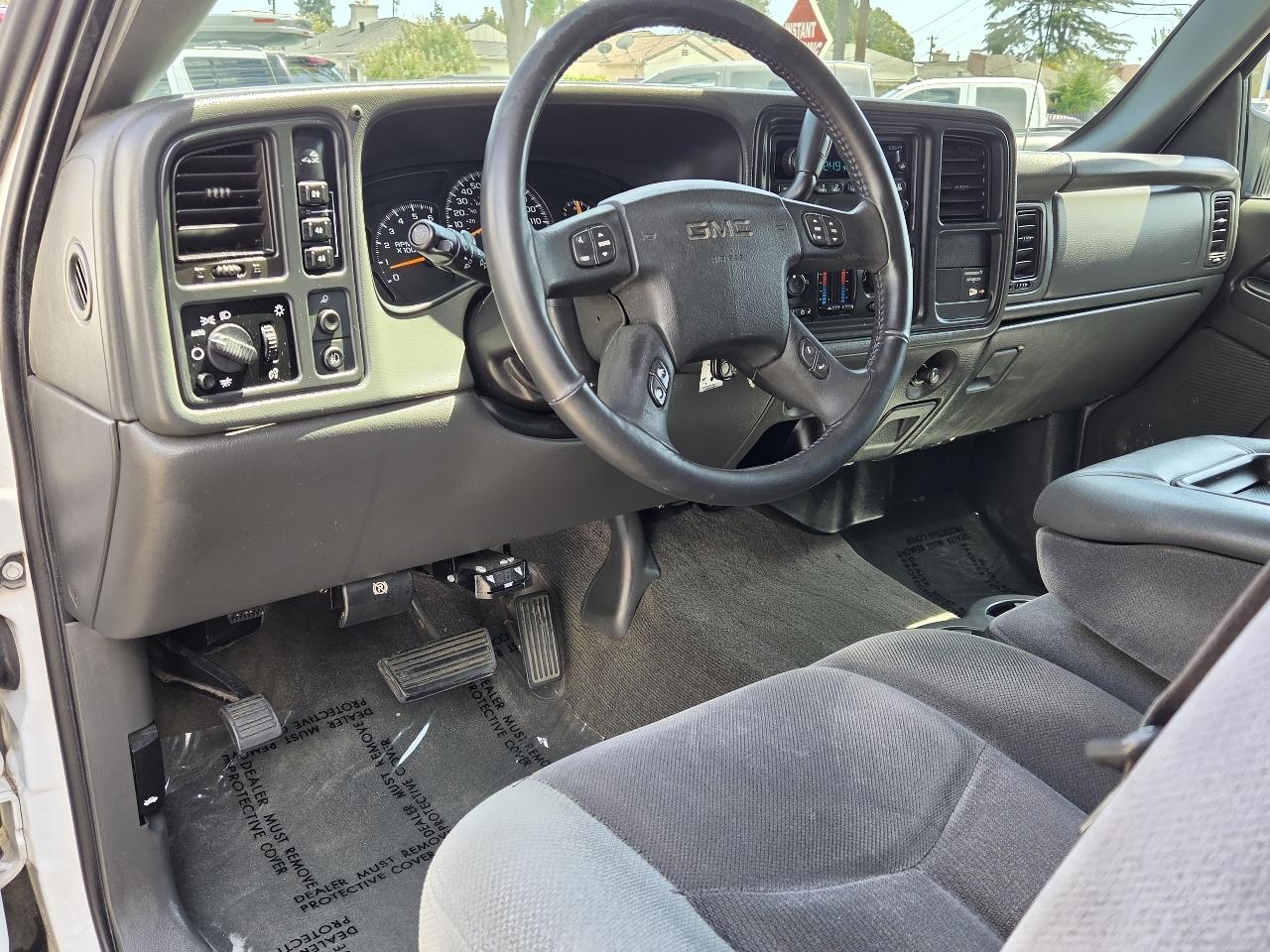 GMC Sierra 2500HD  2005