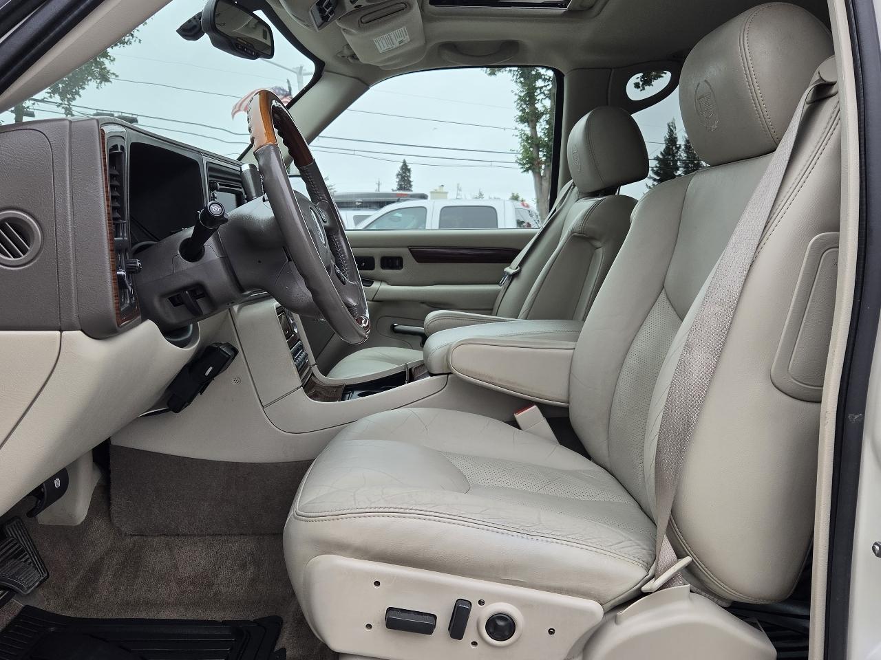 Cadillac Escalade  2004