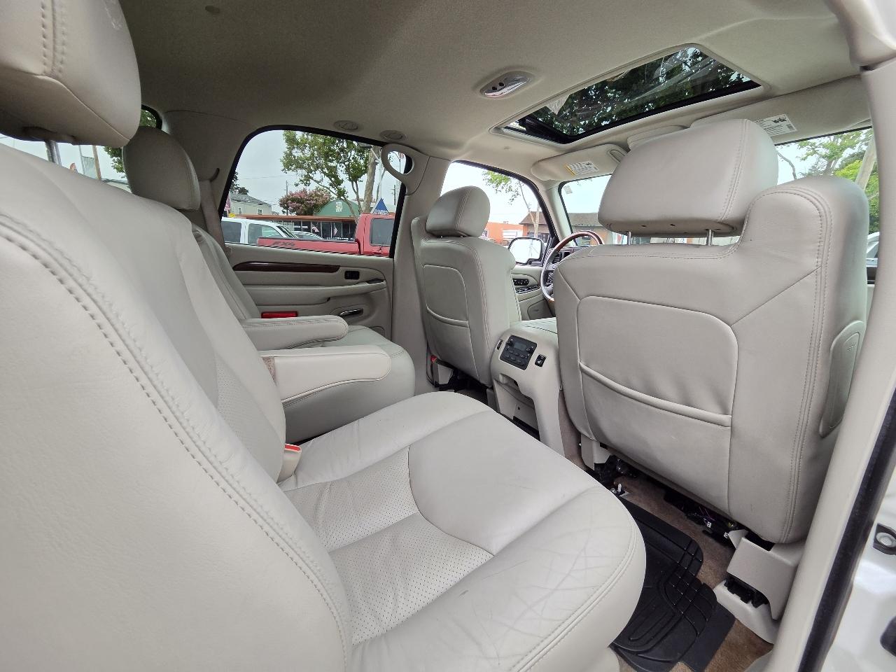 Cadillac Escalade  2004