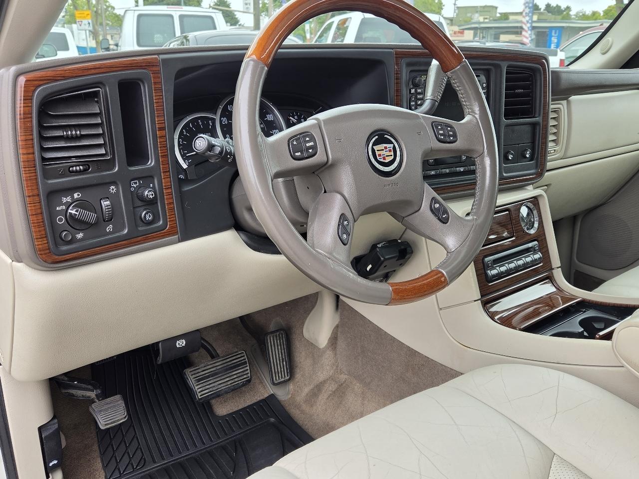 Cadillac Escalade  2004