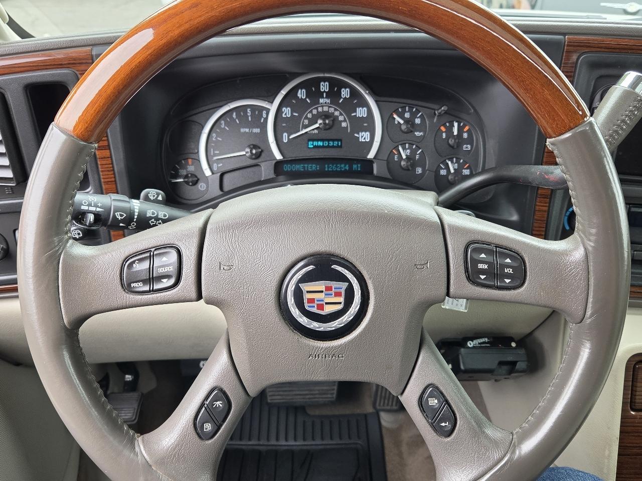 Cadillac Escalade  2004