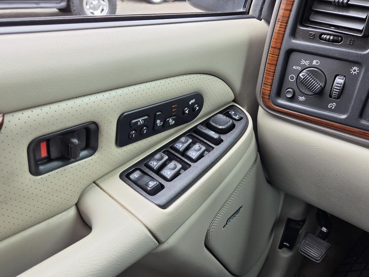 Cadillac Escalade  2004