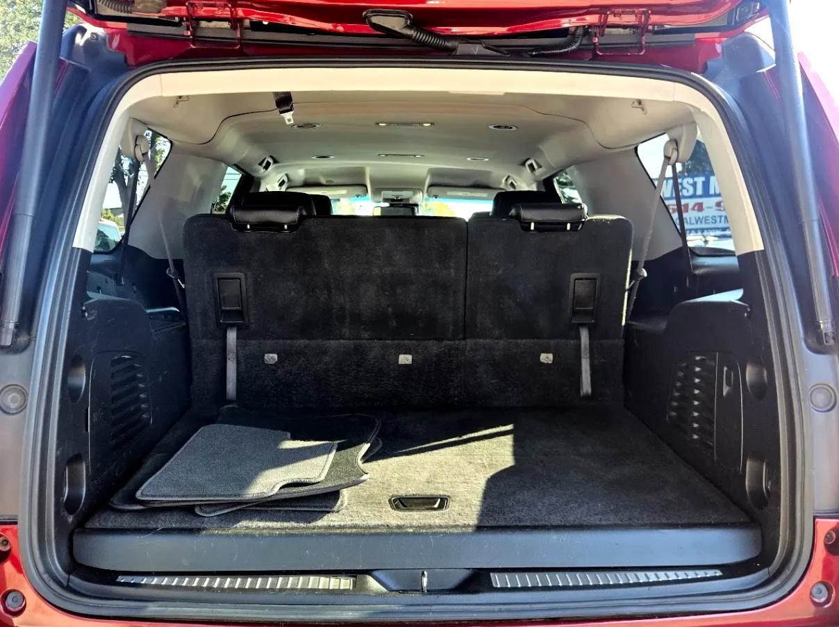 Chevrolet Suburban  2017